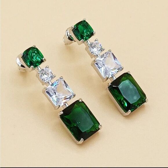 Bohemian greenāstoneāearringsāN341 - Picture 1 of 5